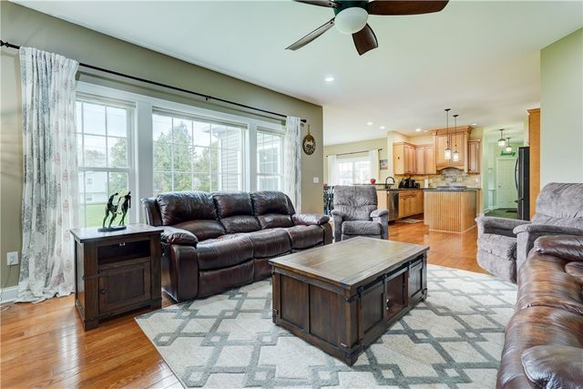 11 Rainbrooke Drive, Pittsford, NY 14534