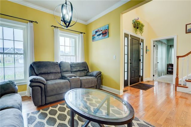 11 Rainbrooke Drive, Pittsford, NY 14534