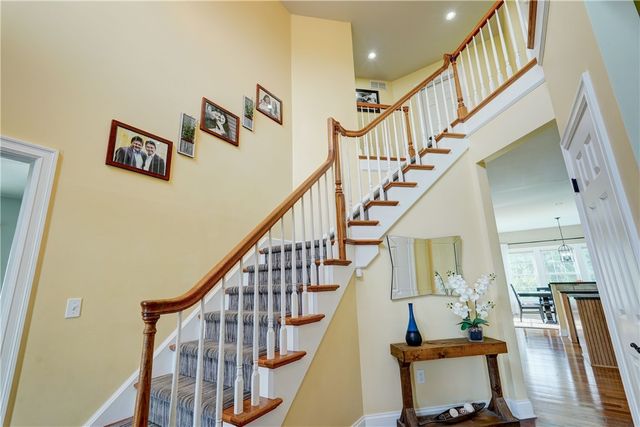 11 Rainbrooke Drive, Pittsford, NY 14534