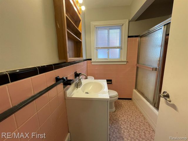 23113 Hayes Avenue, Eastpointe, MI 48021