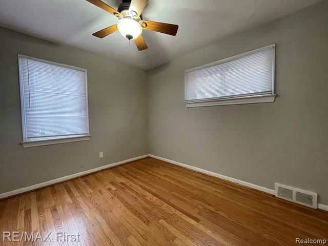 23113 Hayes Avenue, Eastpointe, MI 48021