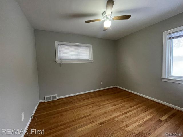 23113 Hayes Avenue, Eastpointe, MI 48021