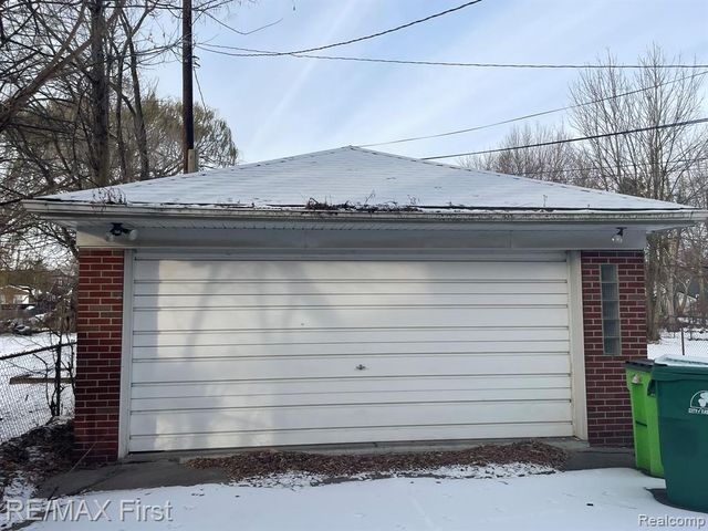 23113 Hayes Avenue, Eastpointe, MI 48021