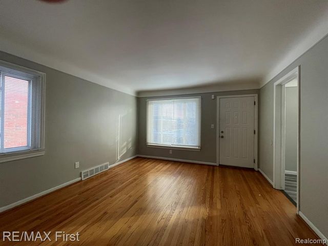 23113 Hayes Avenue, Eastpointe, MI 48021