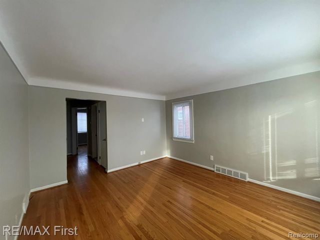 23113 Hayes Avenue, Eastpointe, MI 48021