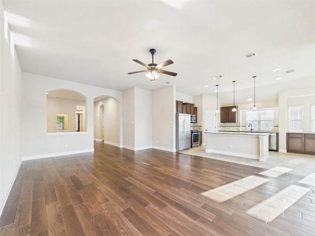 501 Kirkhill ST, Hutto, TX 78634