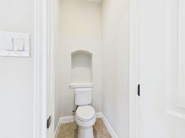 501 Kirkhill ST, Hutto, TX 78634