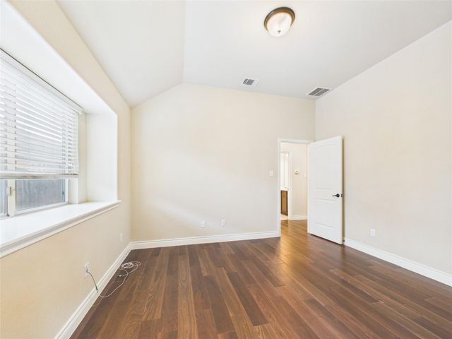 501 Kirkhill ST, Hutto, TX 78634