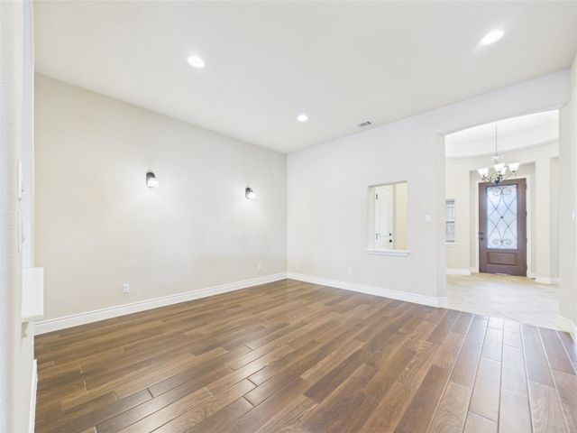 501 Kirkhill ST, Hutto, TX 78634