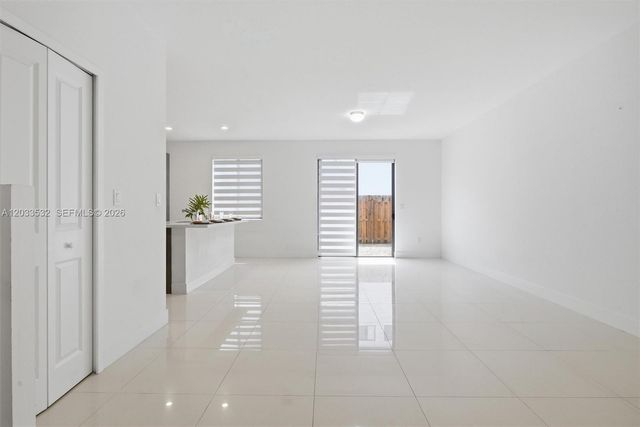 13642 SW 157th PL, Miami, FL 33196