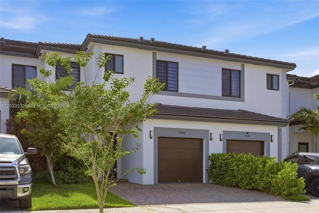 13642 SW 157th PL, Miami, FL 33196