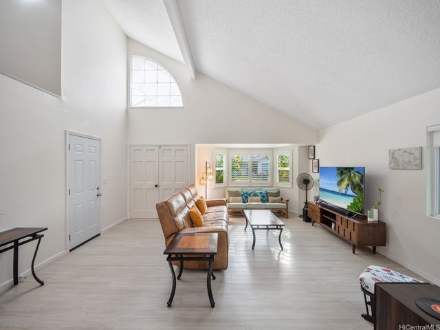 91-1011 Makahani Street, Kapolei, HI 96707