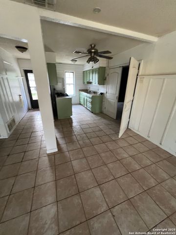 5351 La Cresenta, San Antonio, TX 78228