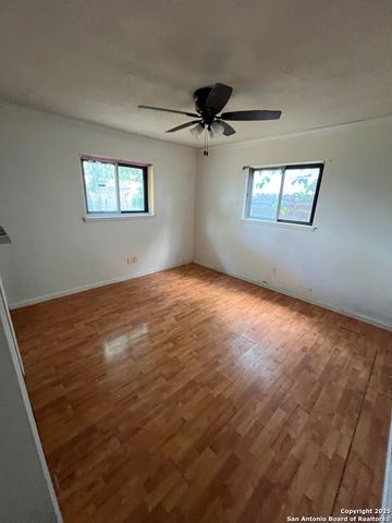5351 La Cresenta, San Antonio, TX 78228