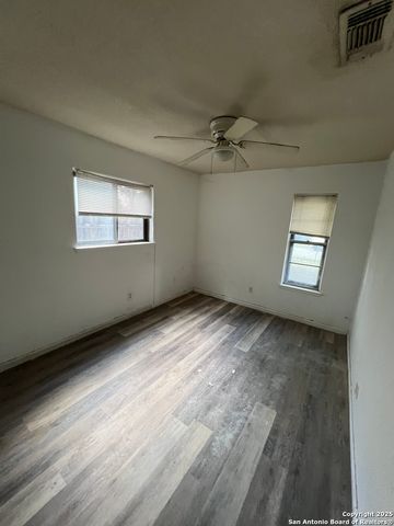 5351 La Cresenta, San Antonio, TX 78228