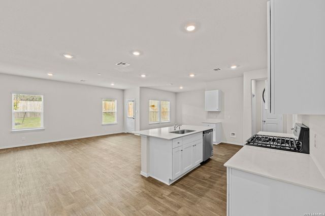 5863 Cosmic Crisp, San Antonio, TX 78252