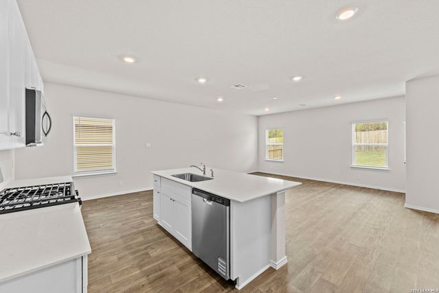 5863 Cosmic Crisp, San Antonio, TX 78252