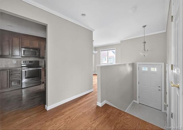 301 Kensington Way, Mount Kisco, NY 10549