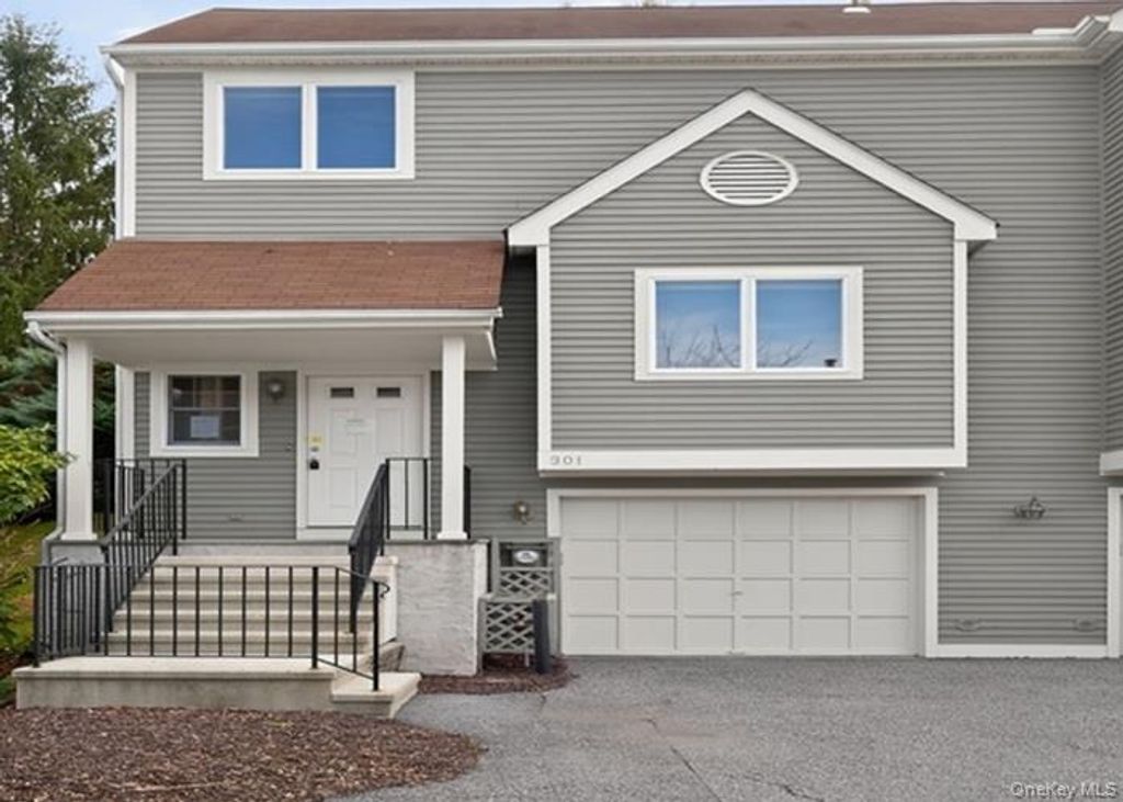 301 Kensington Way, Mount Kisco, NY 10549