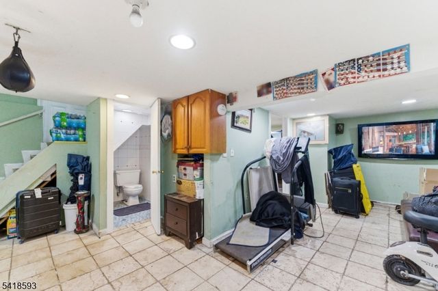 219 Hollywood Ave, Hillside Twp., NJ 07205