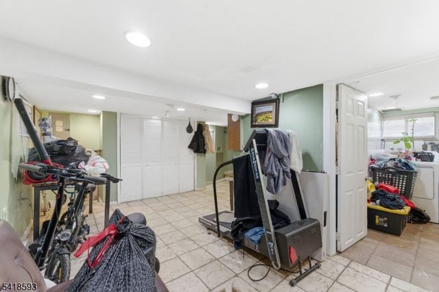 219 Hollywood Ave, Hillside Twp., NJ 07205