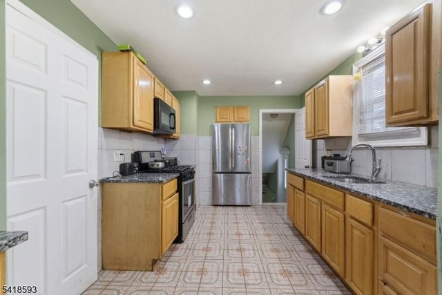 219 Hollywood Ave, Hillside Twp., NJ 07205