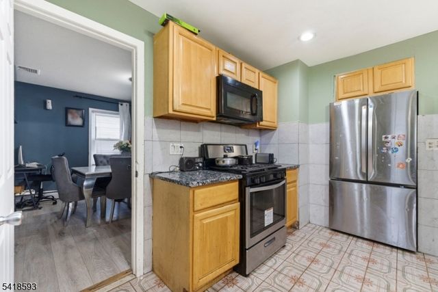 219 Hollywood Ave, Hillside Twp., NJ 07205