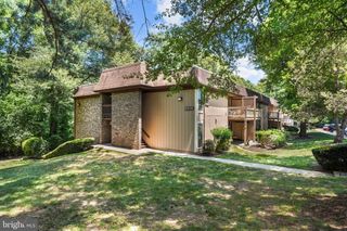 5818 ROYAL RIDGE DR #M, Springfield, VA 22152