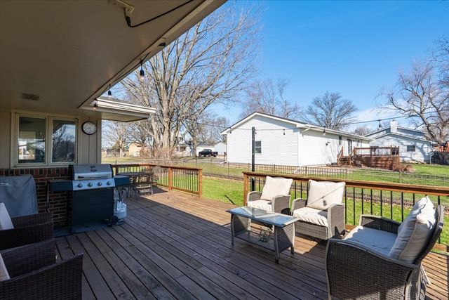 105 W School Street, Leroy, IL 61752