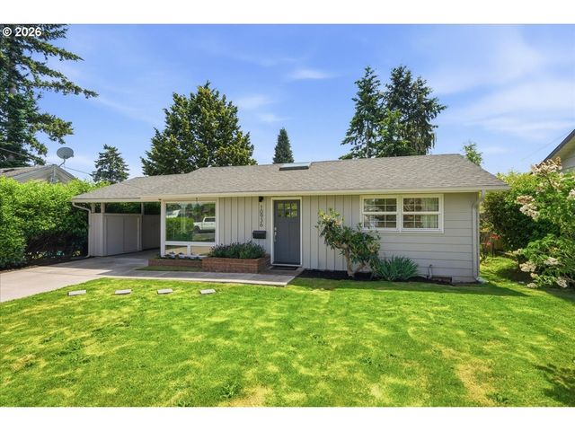 10936 Ne RUSSELL St, Portland, OR 97220