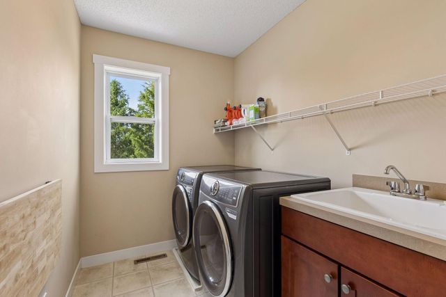 10828 Ashley Lane, Woodbury, MN 55129