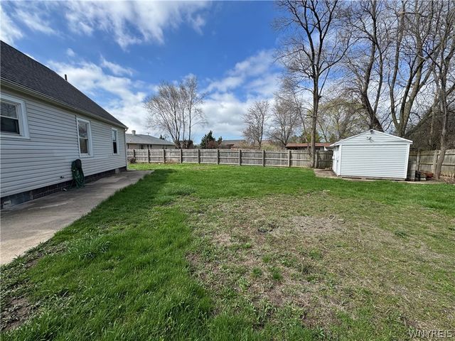 5957 Military Road, Lewiston, NY 14092