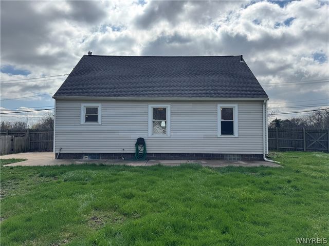 5957 Military Road, Lewiston, NY 14092