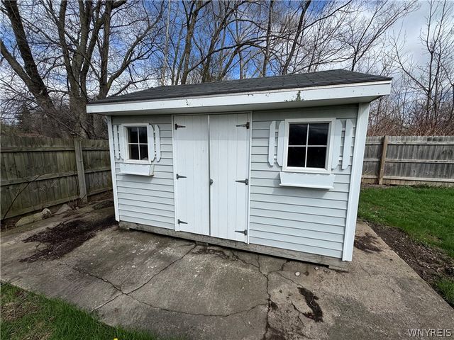 5957 Military Road, Lewiston, NY 14092