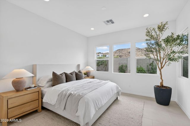 3651 E CONSTANCE Way, Phoenix, AZ 85042