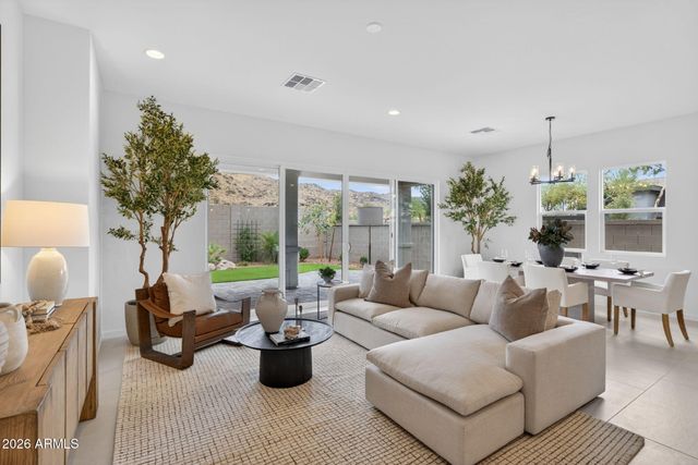 3651 E CONSTANCE Way, Phoenix, AZ 85042
