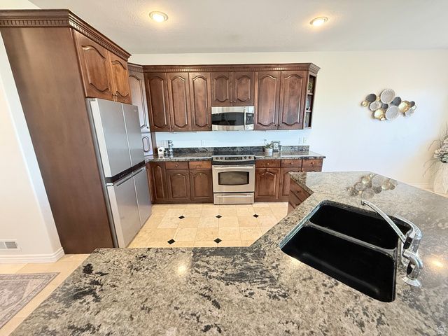 1562 E FAIRWAY RIDGE RD, Draper, UT 84020