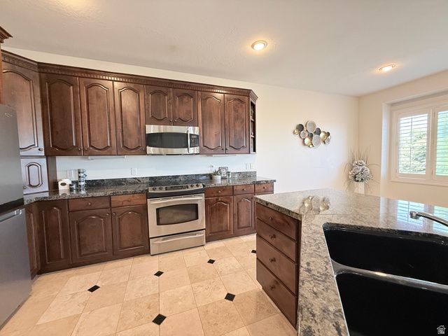 1562 E FAIRWAY RIDGE RD, Draper, UT 84020