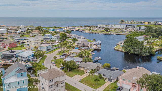 6613 Harbor Drive, Hudson, FL 34667