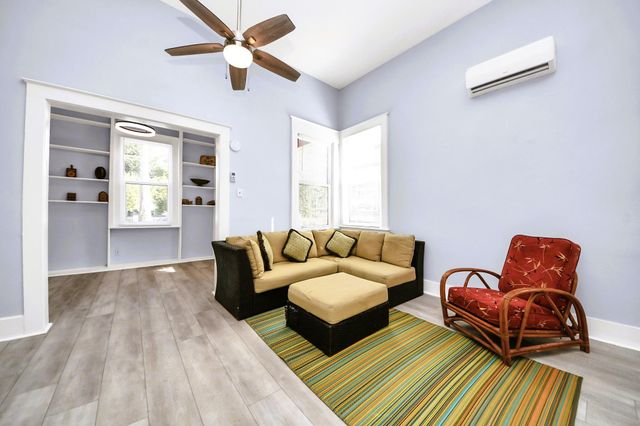 1805 39th Street, Galveston, TX 77550