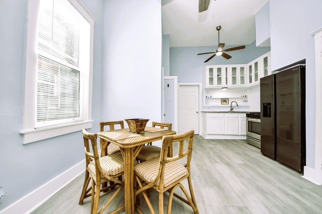 1805 39th Street, Galveston, TX 77550