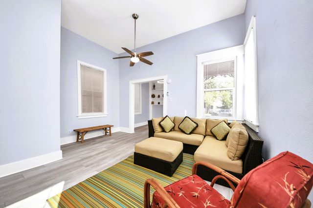 1805 39th Street, Galveston, TX 77550