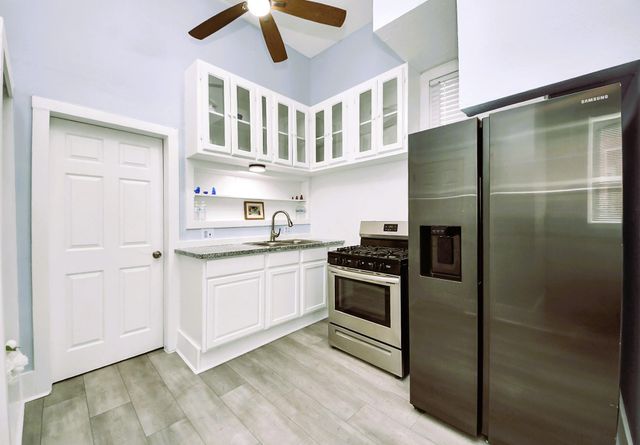 1805 39th Street, Galveston, TX 77550