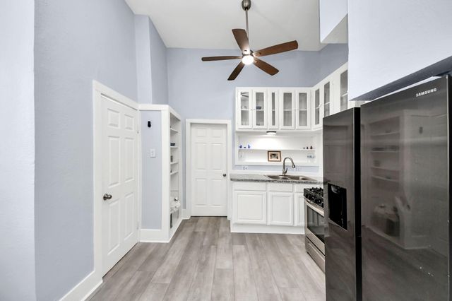 1805 39th Street, Galveston, TX 77550