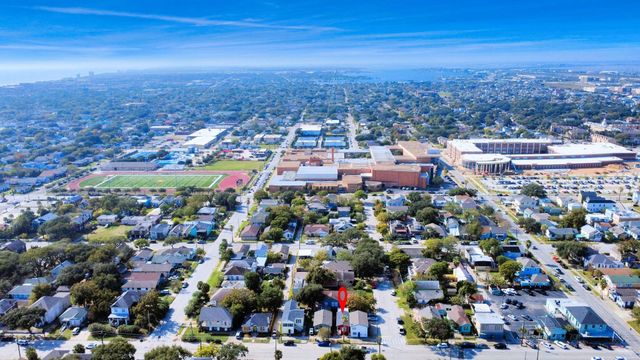 1805 39th Street, Galveston, TX 77550