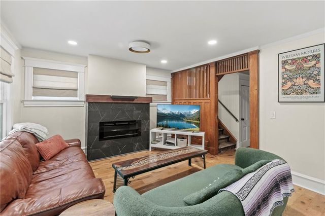 3027 Charlotte Street, Kansas City, MO 64109