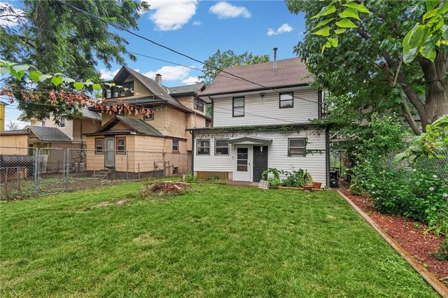 3027 Charlotte Street, Kansas City, MO 64109