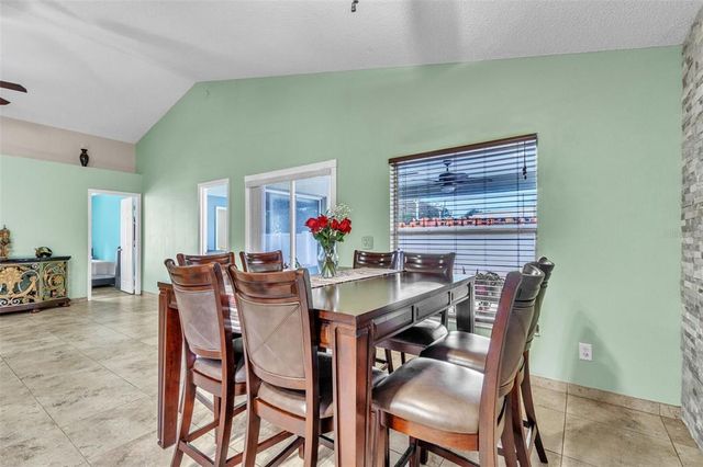 574 ROUZER STREET, Apopka, FL 32712