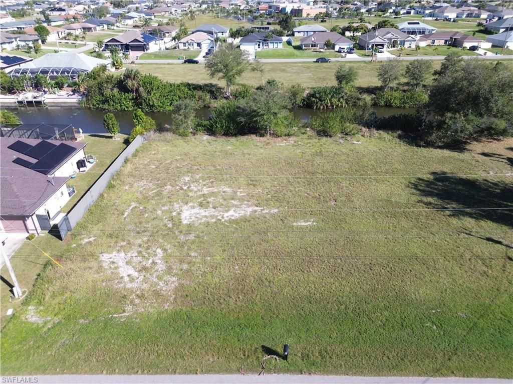 211 SW 14th AVE, CAPE CORAL, FL 33991 — photo 2