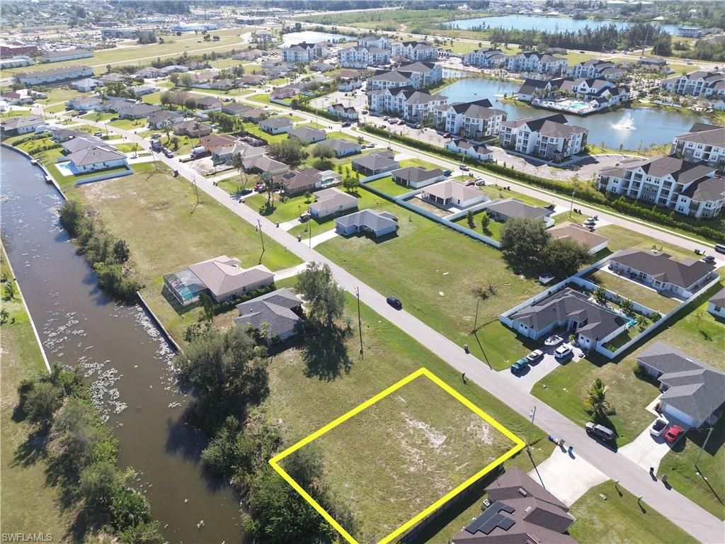 211 SW 14th AVE, CAPE CORAL, FL 33991 — photo 4
